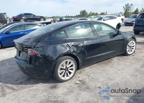 2022 Tesla Model 3 Rear-Wheel Drive z USA, uszkodzony, nr VIN 5YJ3E1EA7NF370621